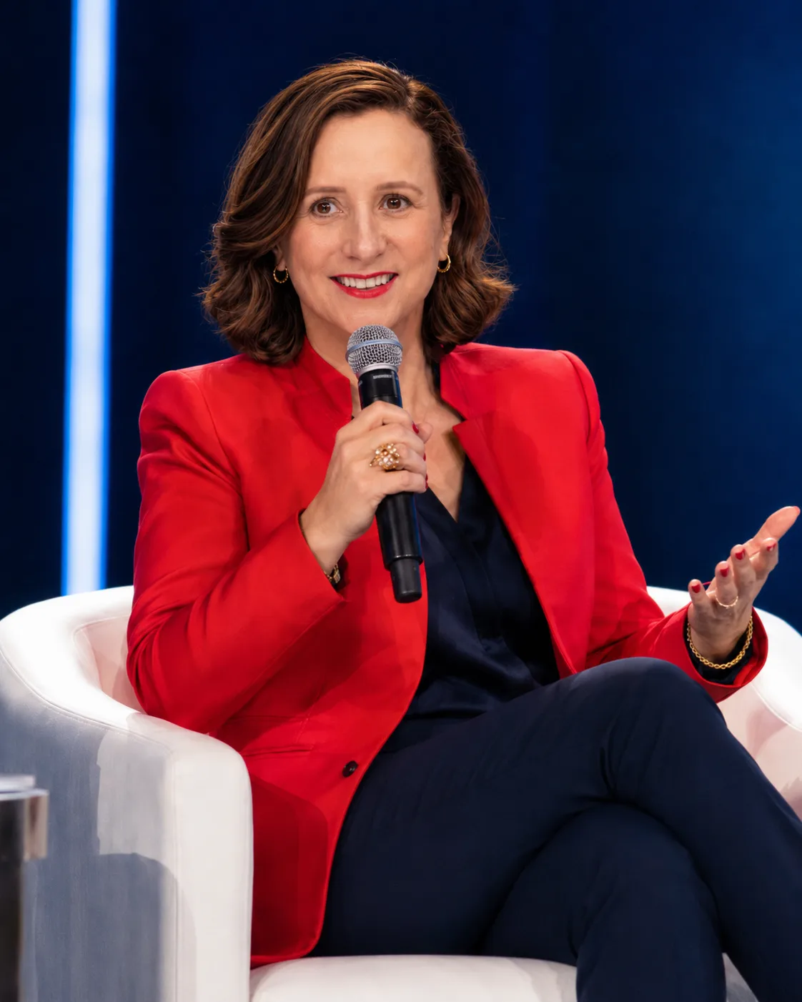 Dr. Eva-Marie Muller-Stuler speaking on stage